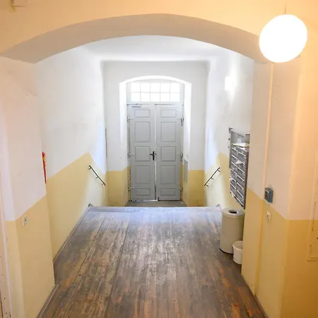 Apartment Spacious In For 6 People Graz