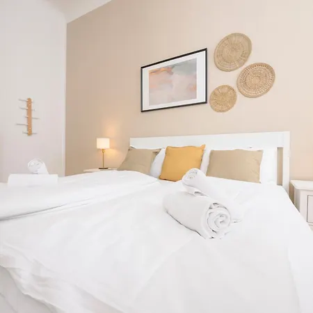 Spacious In For 6 People 公寓