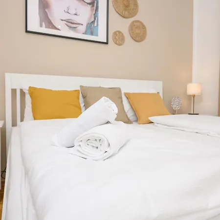 Apartment Spacious In For 6 People *