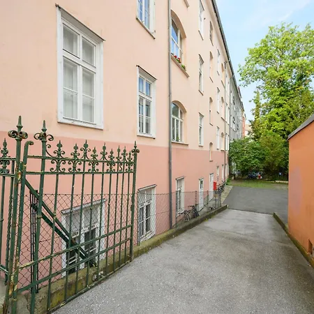 Spacious In For 6 People 公寓 *