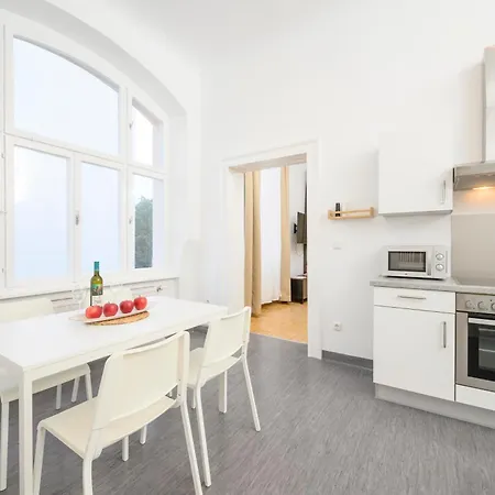 Apartment Spacious In For 6 People