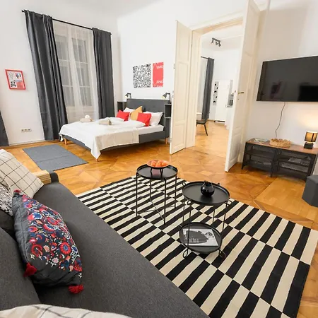 Spacious In For 6 People * Graz