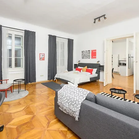 Spacious In For 6 People * Graz