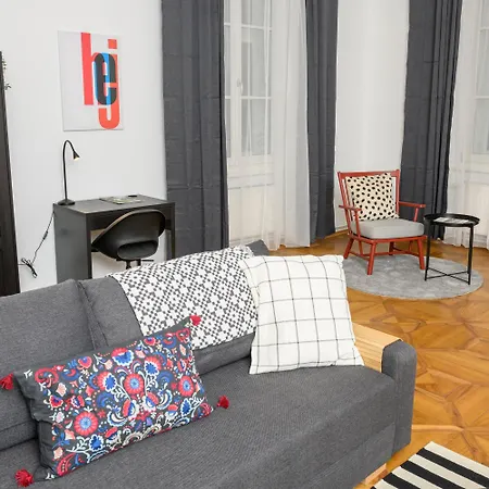Spacious In For 6 People Apartment *
