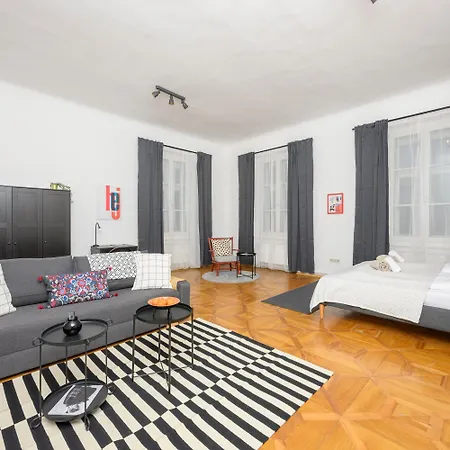Spacious In For 6 People Apartment Graz