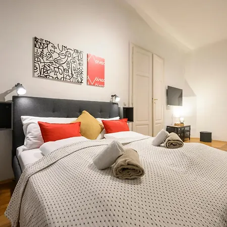 아파트 Spacious In For 6 People 그라츠