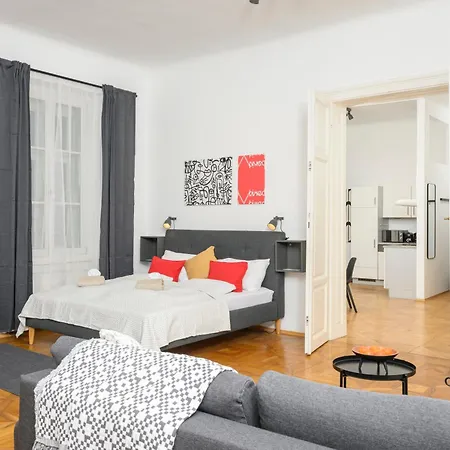 Apartment Spacious In For 6 People