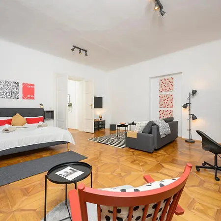 Apartment Spacious In For 6 People *