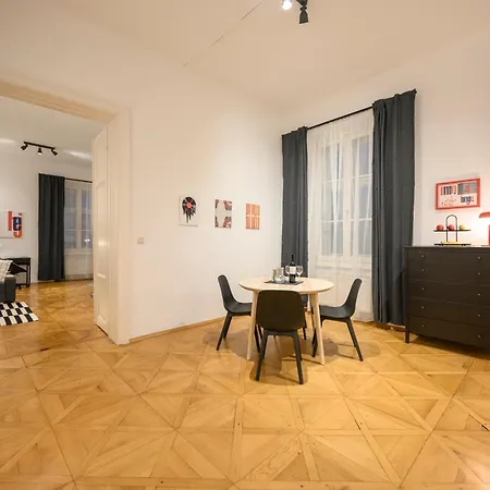 Spacious In For 6 People Apartment *