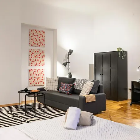 Spacious In For 6 People 公寓