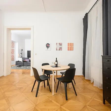 Apartment Spacious In For 6 People