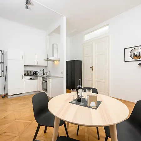 Spacious In For 6 People Apartment *