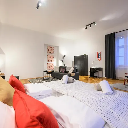 Apartamento Spacious In For 6 People Graz
