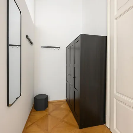 Apartment Spacious In For 6 People Graz