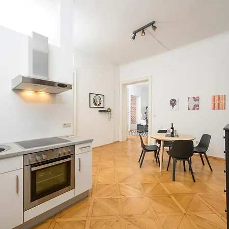 Spacious In For 6 People * Graz