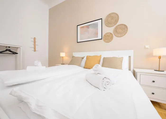 Spacious In For 6 People 아파트