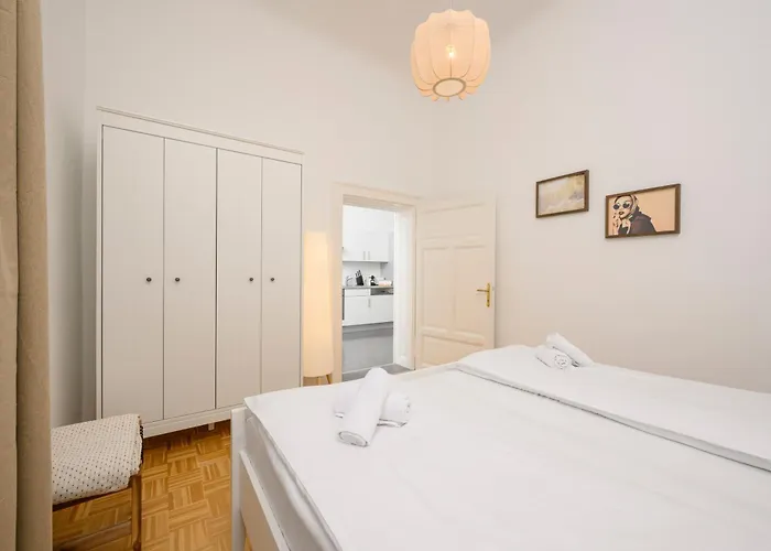 Spacious In For 6 People 아파트