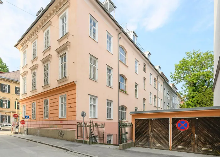 Apartament Spacious In For 6 People *