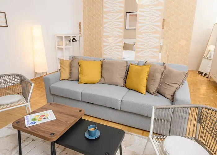 Spacious In For 6 People 그라츠