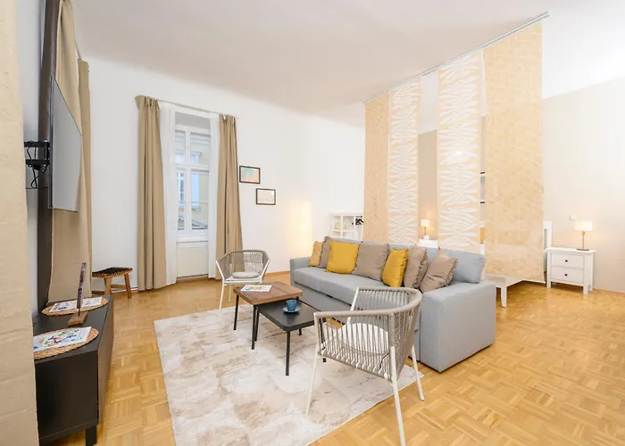 Spacious In For 6 People 그라츠