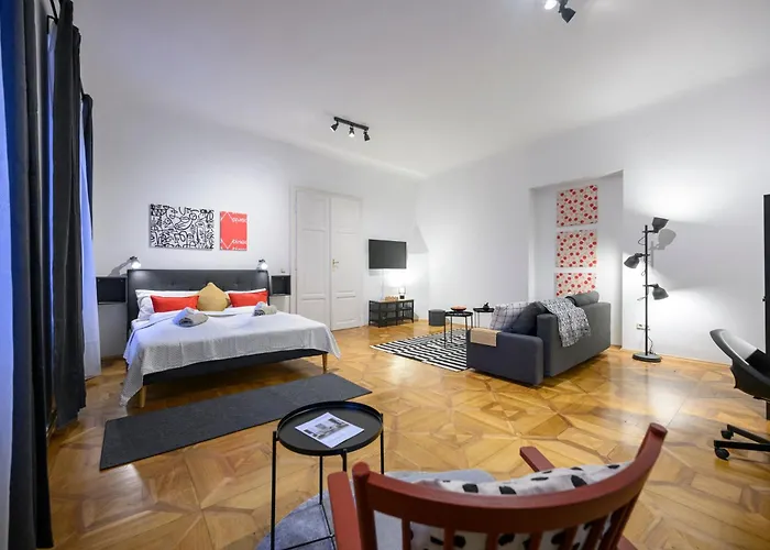 아파트 Spacious In For 6 People 그라츠