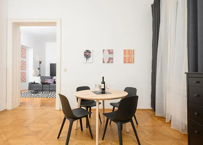 아파트 Spacious In For 6 People